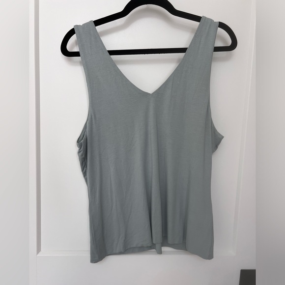 🩷🩷🩷SOLD!!🩷🩷🩷 GENTLE FAWN - NWOT - Starling V-Neck Tank - Seafoam - size XL - Picture 6 of 7